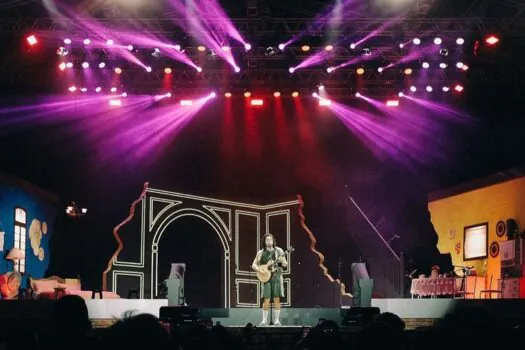 Whindersson Nunes lota estádio em Teresina com seu show “Efeito Borboleta”