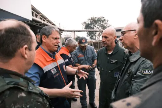 Governo de SP reforça operação de combate ao fogo e monta posto em Ribeirão Preto