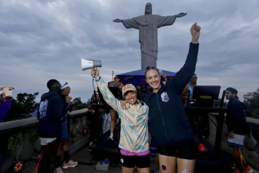 Cristo Redentor coroa campeã da ultramaratona de revezamento em esteiras