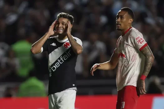 Na volta de Philippe Coutinho a São Januário, Vasco empata com Bragantino