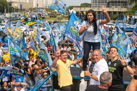 Flávia Morando lidera grande carreata e reúne multidão em São Bernardo