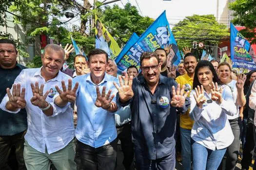 Flávia Morando recebe apoio do apresentador Ratinho