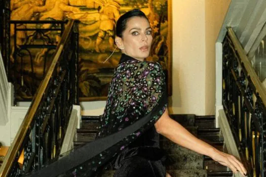 Em Paris, Fernanda Motta celebra sexto dia da semana de moda com desfile de Elie Saab