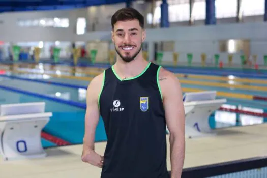 Tratamento que resultou em medalhas: conheça o nadador paralímpico Lucas Mozela