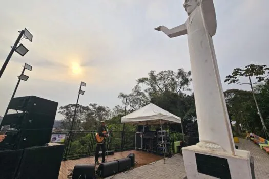 Robson Miguel encanta Ribeirão Pires com show no Mirante São José