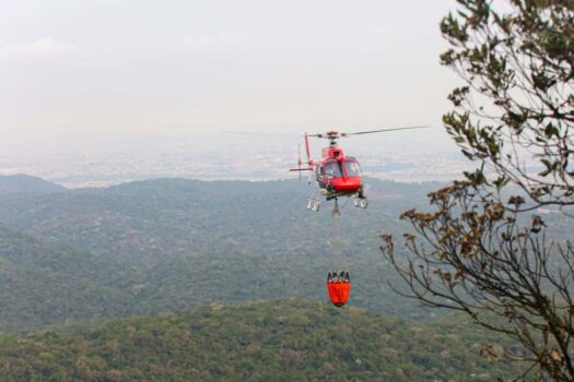 Combate a incêndios é ampliado em SP; helicópteros da PM chegam a 50 cidades