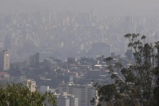 Belo Horizonte sofre com queimadas e nuvem de fumaça