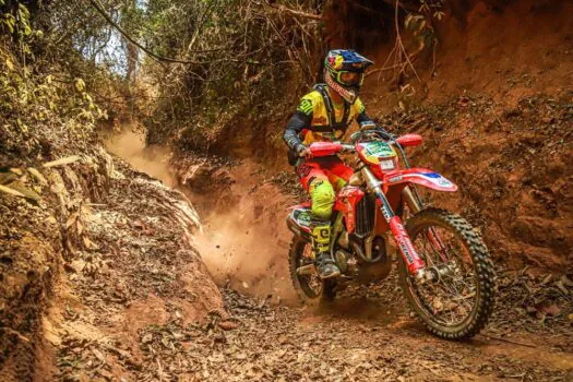 Bruno Crivilin lidera a Elite após dois dias do Enduro da Independência 2024