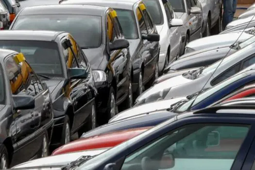 Propaganda eleitoral em carros pode inviabilizar cobertura do seguro automotivo