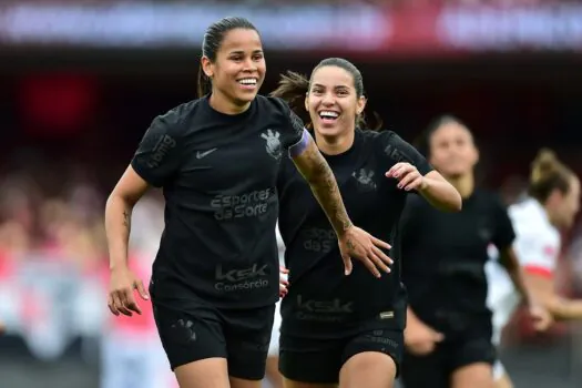 Corinthians vence São Paulo no Morumbis e sai na frente na decisão do Brasileiro feminino