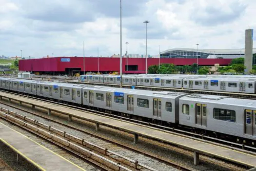 CPTM e Metrô funcionarão 24h para o jogo da NFL no Brasil