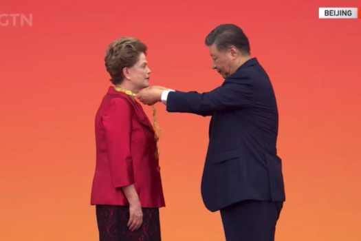 Dilma recebe medalha de presidente chinês Xi Jinping