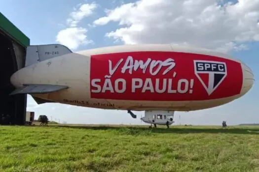 Dirigível do São Paulo cai em Osasco; veja