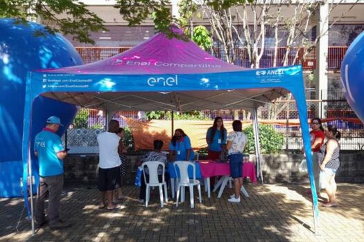 Enel SP promove troca de lâmpadas e geladeiras no Itaim Paulista