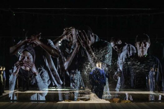 Theatro Municipal estreia a ópera Nabucco, de Verdi, com direção de Christiane Jatahy