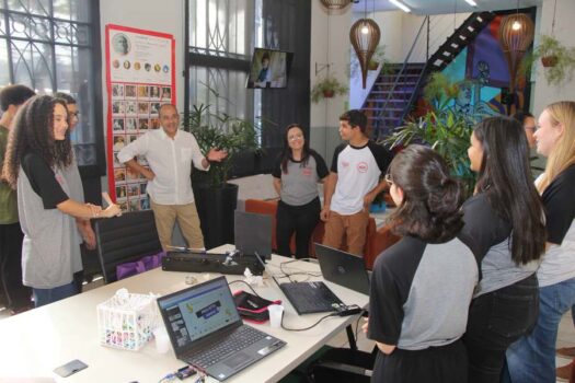 Com uso de IA, alunos da ETEC de Ribeirão Pires são destaque em feira de tecnologia