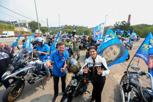 Em contagiante Motociata, Flávia Morando destaca proposta para motociclistas