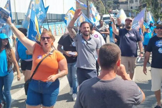 Caminhada de Gabriel Roncon e Amigão pelo Bertoldo e Feira livre