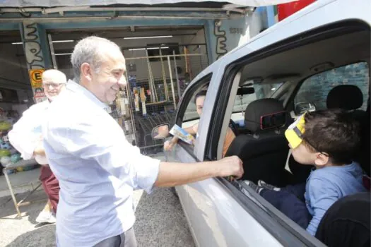 Guto Volpi mobiliza Avenida Francisco Monteiro em caminhada nesta sexta-feira