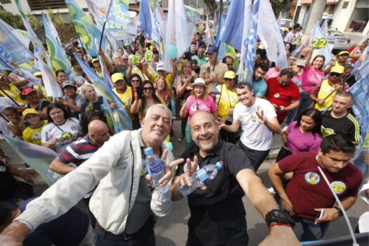 Guto Volpi realiza caminhada na Santa Luzia e Parque das Fontes