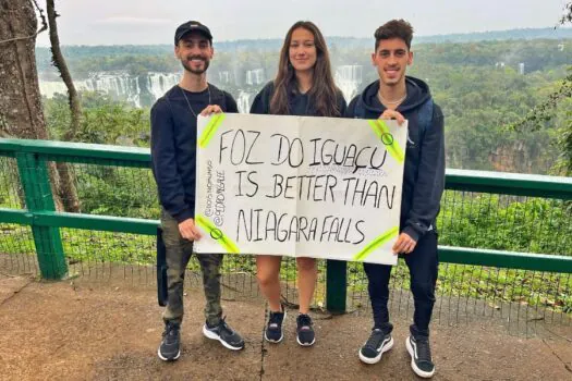 Jovens que viralizaram nas Olimpíadas de Paris visitam Foz do Iguaçu