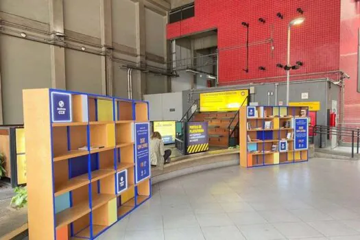 Instituto CCR leva ações de incentivo à leitura para estações de metrô