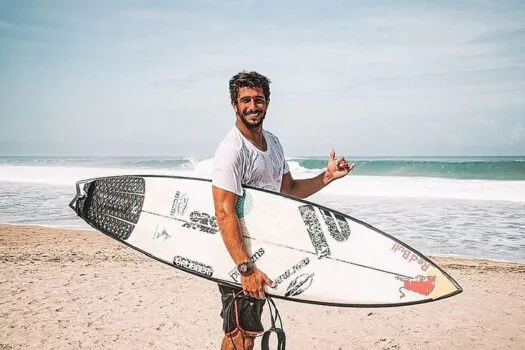 Lucas Chumbo é indicado e concorre a dois prêmios no ‘Oscar do surfe’