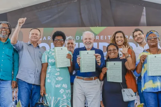 Lula assina acordo e encerra disputa de 40 anos em Alcântara