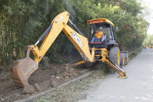 Ribeirão Pires inicia pavimentação da rua Constantinopla