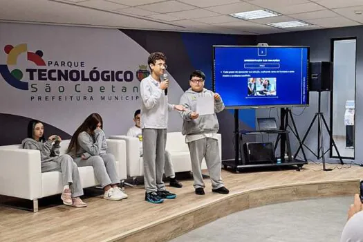 Parque Tecnológico recebe alunos de universidade do Peru e de escola bilíngue de SP