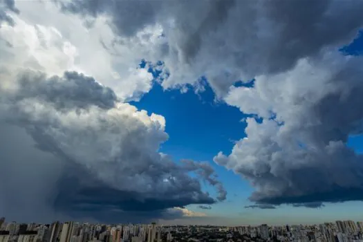 Depois de temporal, semana começa com tempo ameno em SP