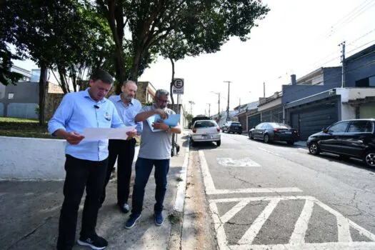 São Bernardo inicia implantação de asfalto novo na Vila Uras, no Rudge Ramos