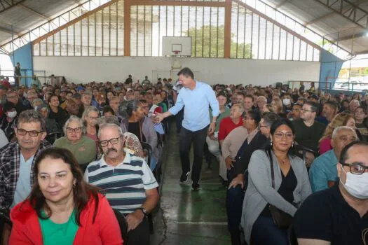 Prefeitura de São Bernardo faz entrega de 663 escrituras na Vila Vitória