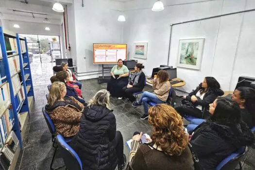 Secretaria realiza reunião para discutir lei que versa sobre ensino de História e Cultura Afro-Brasileira