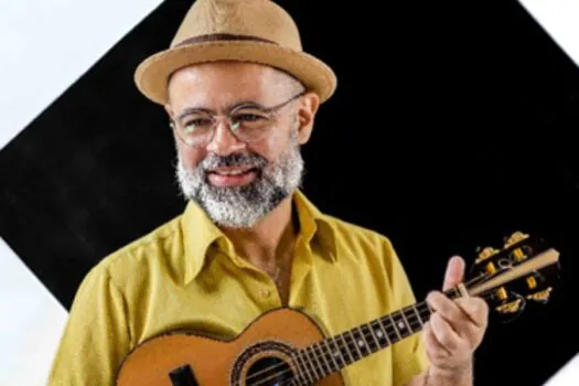 Rodrigo Campos faz show no Sesc Belenzinho