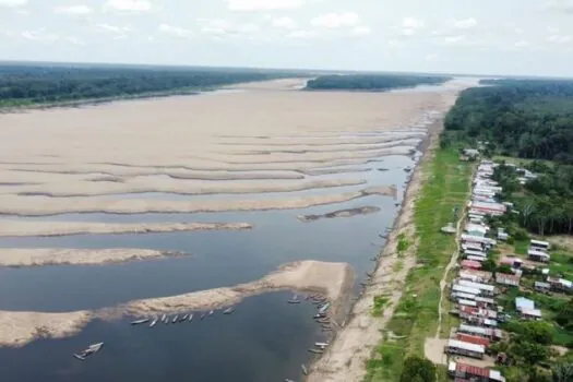 Seca faz rios amazônicos atingirem recordes de baixa