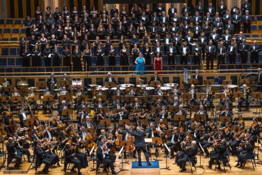 Osesp, Coro e cantores solistas apresentam magistral obra de Bach