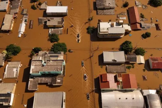 Rio Grande do Sul tem mais de 800 pessoas fora de casa em meio a temporais