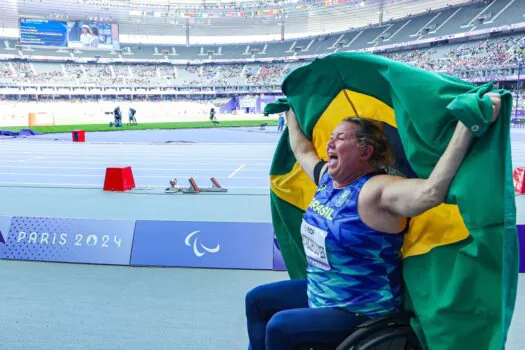 Beth Gomes quebra recorde três vezes e Time SP conquista ouro, prata e bronze no mesmo dia