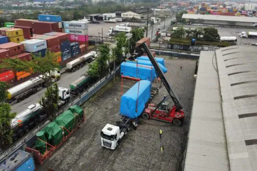 Linha 17: logística que trouxe trem do Porto de Santos até SP envolveu 8 carretas e mais de 40 funcionários