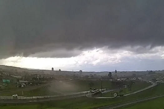 RS tem alerta de temporal nesta quinta; ventos podem superar 100 km/h