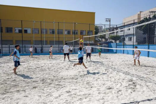 Jogos Escolares de São Caetano têm início com partidas de vôlei de areia