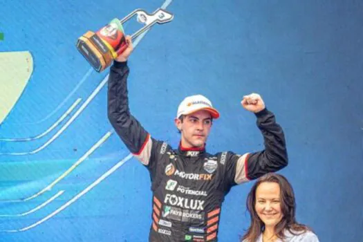 Stock Car: Muggiati segura campeões e conquista primeiro pódio