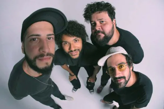 Zimbra se apresenta no Sesc Santo André com repertório que mistura pop, reggae e rock