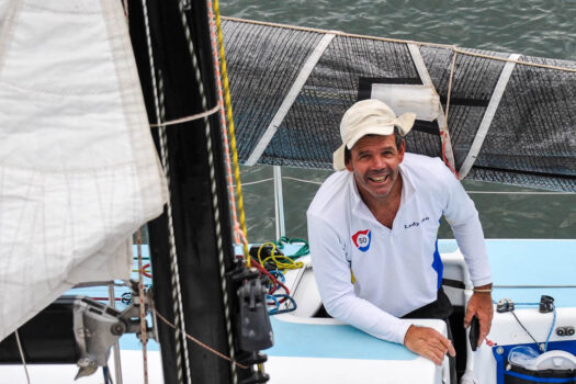 Barcos e tripulações agitam o Iate Clube de Santos à véspera da largada da 74ª Regata Santos-Rio