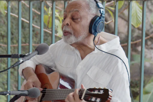 Playing For Change Foundation lança “No Woman No Cry”, com a participação de Gilberto Gil