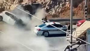 Carro bate em veículo policial de Israel em suposto ataque na Cisjordânia