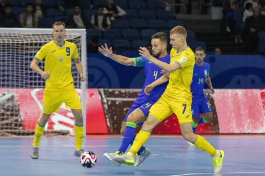 Após 12 anos, Brasil volta à final do mundial de futsal em busca do hexa