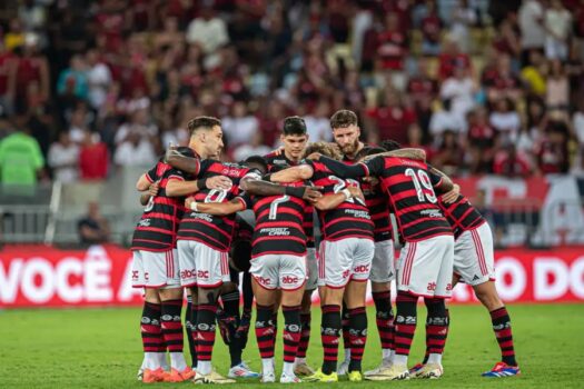 Flamengo sai na frente do Corinthians na semifinal da Copa do Brasil