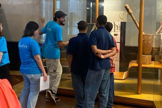 Adolescentes da Fundação CASA de Diadema visitam Museu do Café em Santos